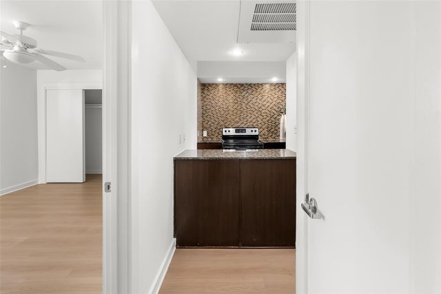 2200 Dickson DR 112, Austin, TX 78704