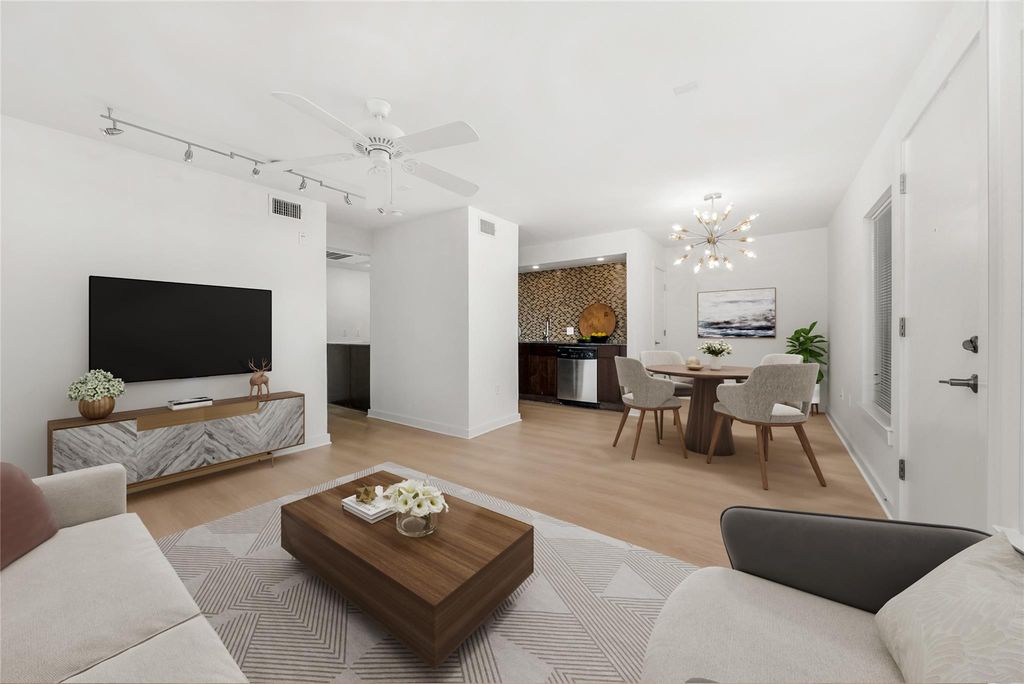 2200 Dickson DR 112, Austin, TX 78704