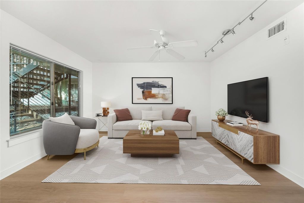 2200 Dickson DR 112, Austin, TX 78704