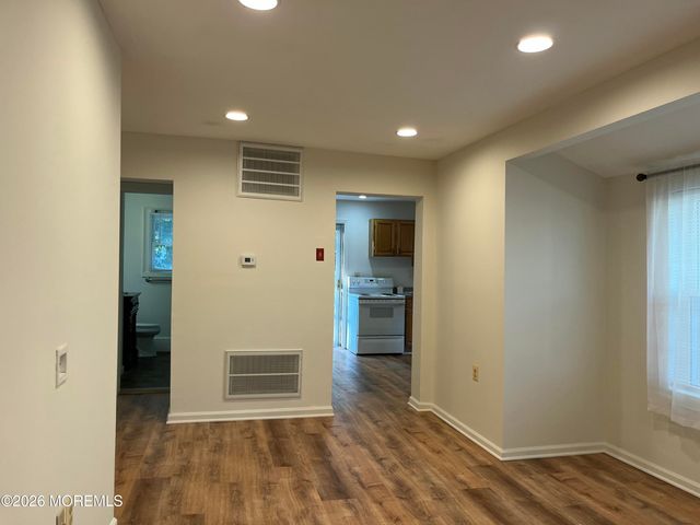 544 Pacific Avenue, Beachwood, NJ 08722