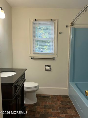 544 Pacific Avenue, Beachwood, NJ 08722