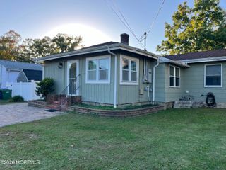 544 Pacific Avenue, Beachwood, NJ 08722