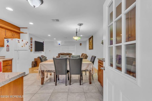 58F Buckingham Dr., Lakewood, NJ 08701