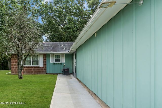 58F Buckingham Dr., Lakewood, NJ 08701
