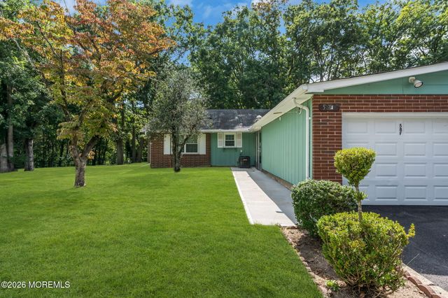 58F Buckingham Dr., Lakewood, NJ 08701