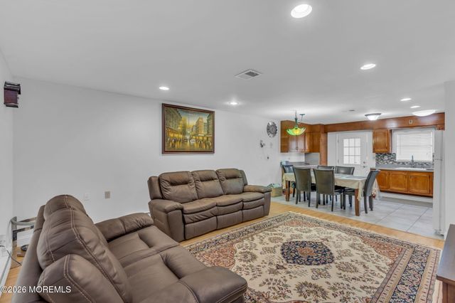 58F Buckingham Dr., Lakewood, NJ 08701