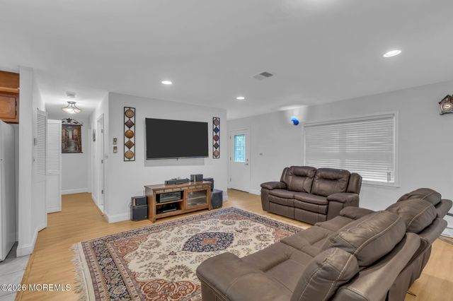 58F Buckingham Dr., Lakewood, NJ 08701