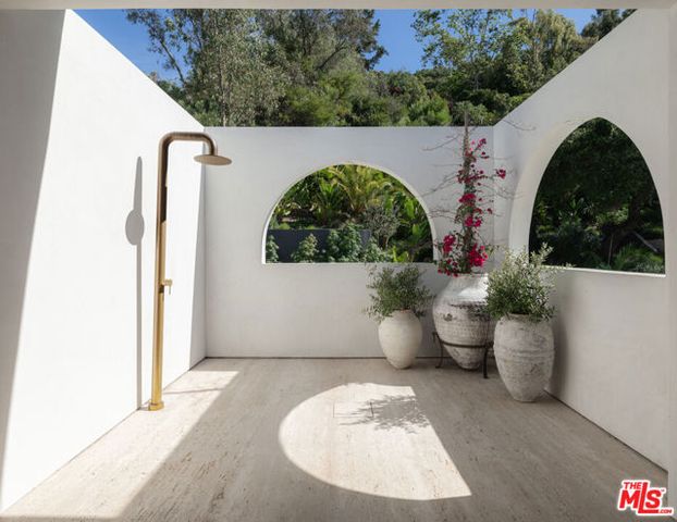 966 Stone Canyon Road, Los Angeles, CA 90077