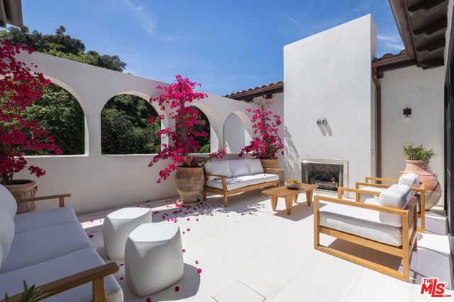 966 Stone Canyon Road, Los Angeles, CA 90077