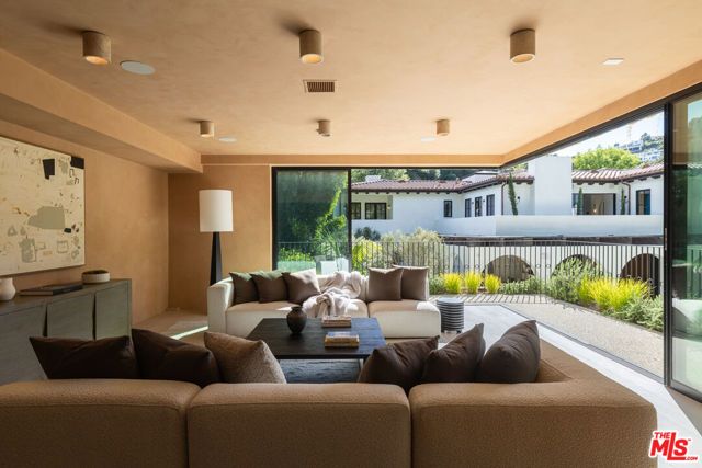 966 Stone Canyon Road, Los Angeles, CA 90077