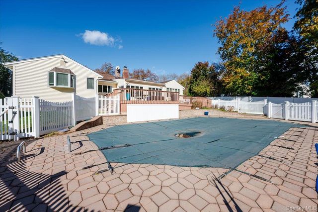 8 Penn Drive, Dix Hills, NY 11746