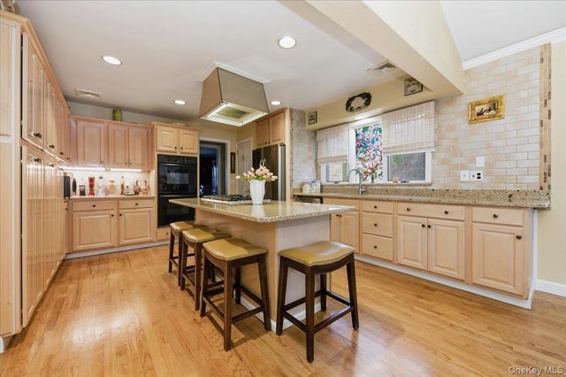 8 Penn Drive, Dix Hills, NY 11746