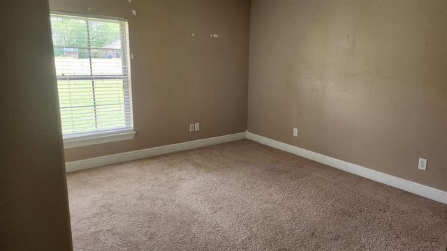 117 W Tyler Lane W, Leesville, LA 71446
