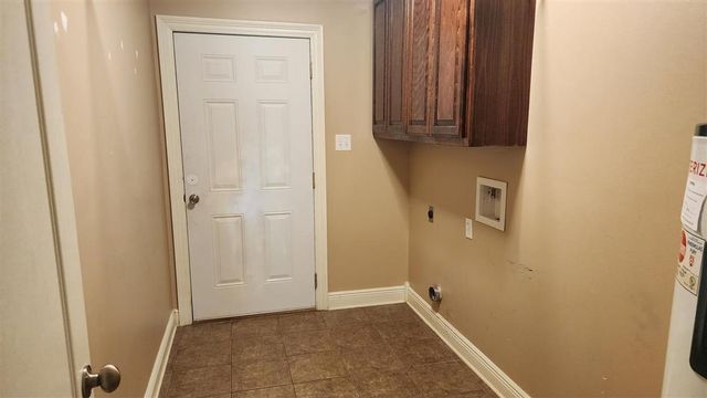 117 W Tyler Lane W, Leesville, LA 71446