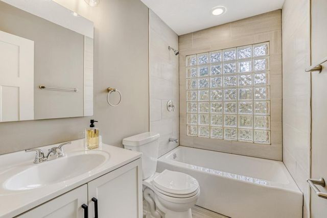 11939 James Road, Minnetonka, MN 55343