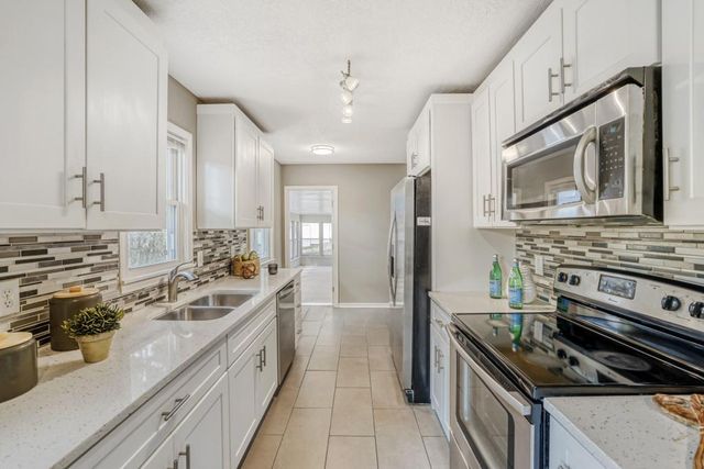 11939 James Road, Minnetonka, MN 55343