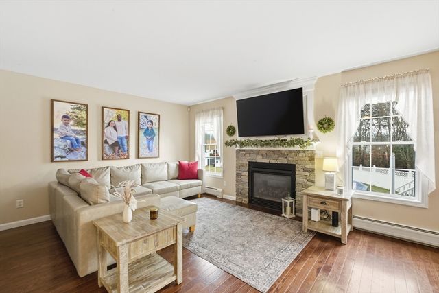 10 Mate Dr, New Bedford, MA 02745