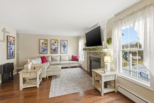 10 Mate Dr, New Bedford, MA 02745