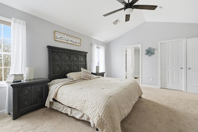 10 Mate Dr, New Bedford, MA 02745