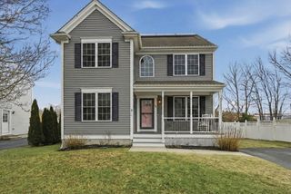 10 Mate Dr, New Bedford, MA 02745