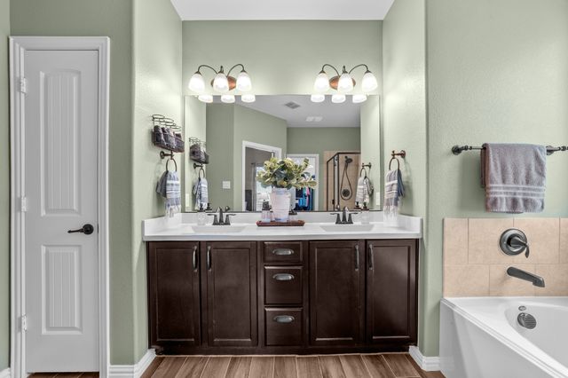 910 Black Hawk Drive, Princeton, TX 75407