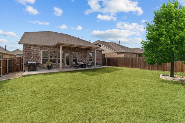 910 Black Hawk Drive, Princeton, TX 75407