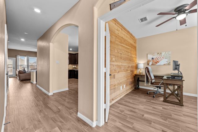 910 Black Hawk Drive, Princeton, TX 75407