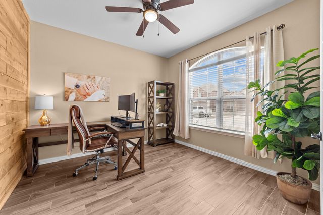 910 Black Hawk Drive, Princeton, TX 75407