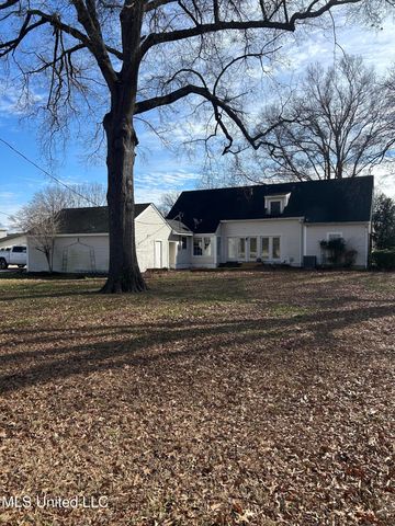 141 Mcguire Cove, Clarksdale, MS 38614