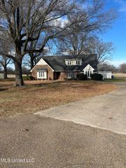 141 Mcguire Cove, Clarksdale, MS 38614