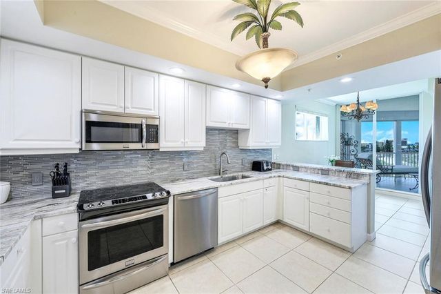 300 Dunes BLVD 602, Naples, FL 34110