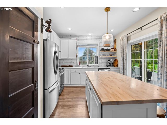 1842 Rose Hedge Ct, Vernonia, OR 97064