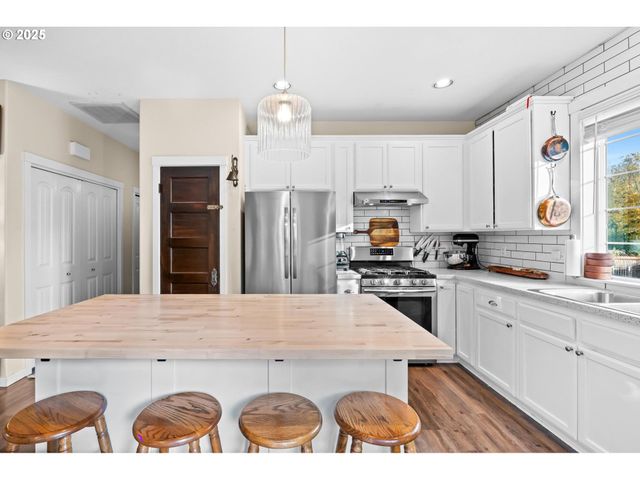 1842 Rose Hedge Ct, Vernonia, OR 97064