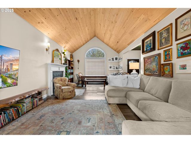 1842 Rose Hedge Ct, Vernonia, OR 97064