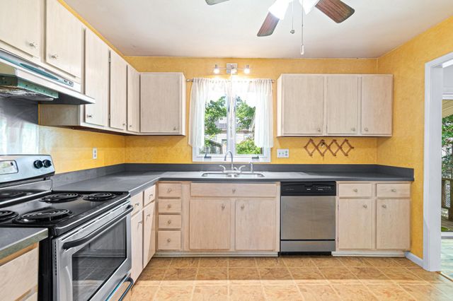 88 Pleasant Avenue, Burlington, VT 05408