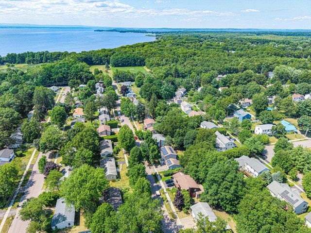 88 Pleasant Avenue, Burlington, VT 05408