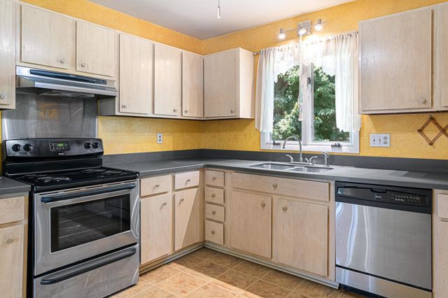 88 Pleasant Avenue, Burlington, VT 05408