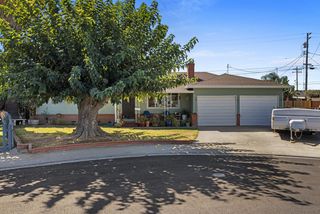 800 Frank Ct, Manteca, CA 95336