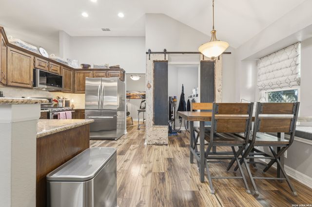 10502 Pembriar Cir, San Antonio, TX 78240