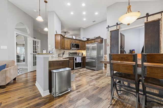 10502 Pembriar Cir, San Antonio, TX 78240