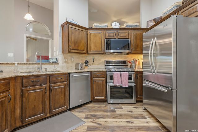 10502 Pembriar Cir, San Antonio, TX 78240