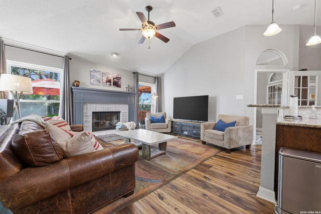 10502 Pembriar Cir, San Antonio, TX 78240