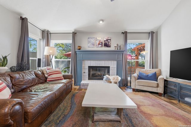 10502 Pembriar Cir, San Antonio, TX 78240