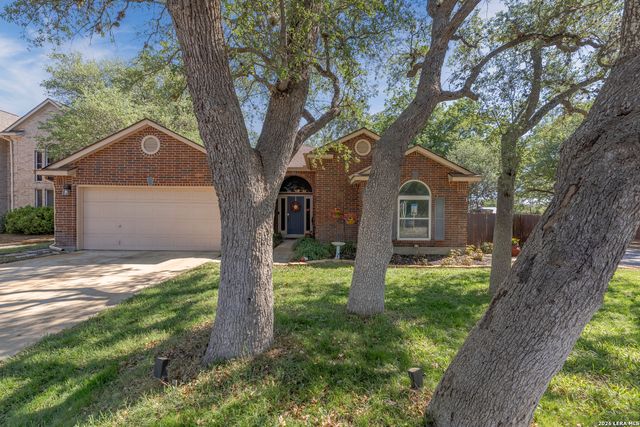 10502 Pembriar Cir, San Antonio, TX 78240