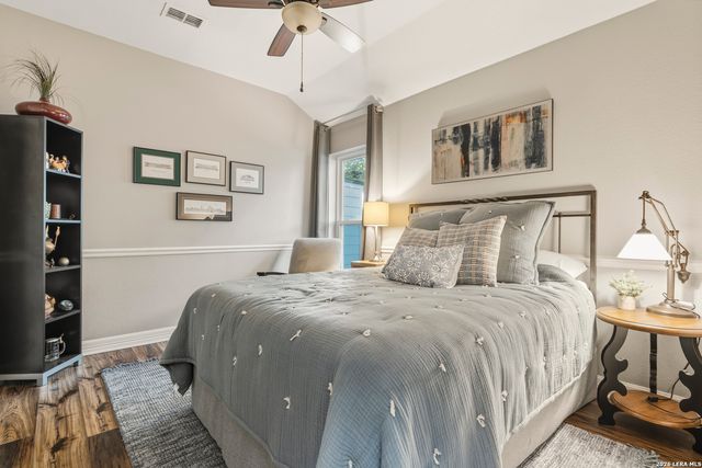 10502 Pembriar Cir, San Antonio, TX 78240