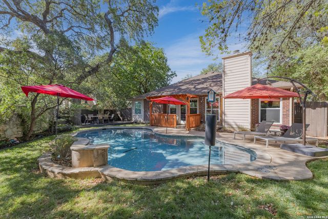 10502 Pembriar Cir, San Antonio, TX 78240