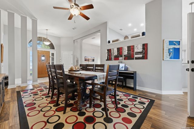 10502 Pembriar Cir, San Antonio, TX 78240