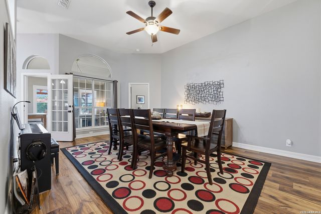 10502 Pembriar Cir, San Antonio, TX 78240