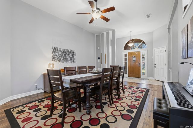 10502 Pembriar Cir, San Antonio, TX 78240