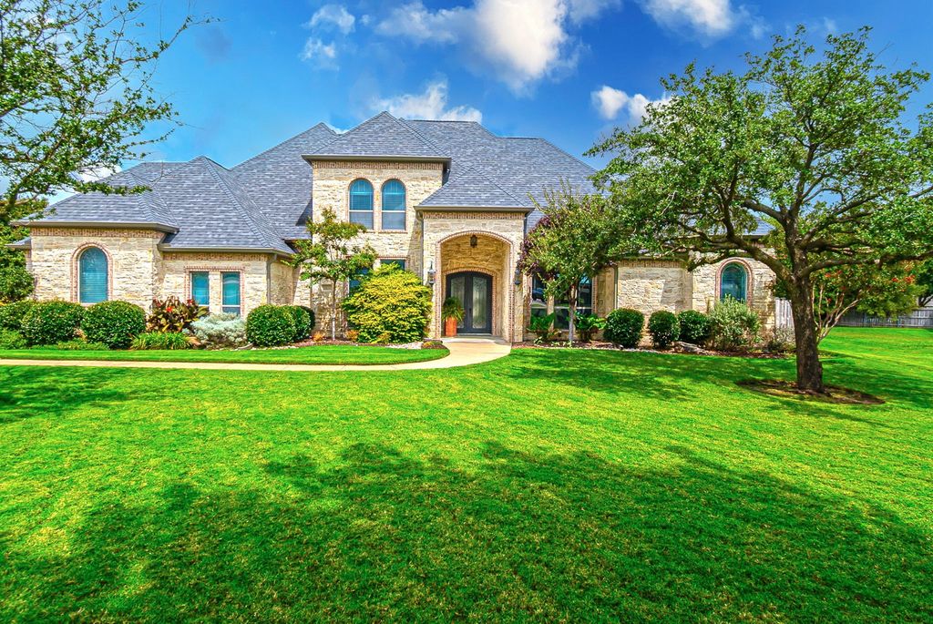 8271 Glenwick Drive, Waxahachie, TX 75167